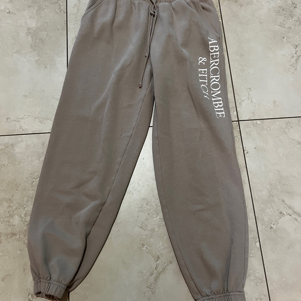 Abercrombie & Fitch Tan Sweatpants with White Label
